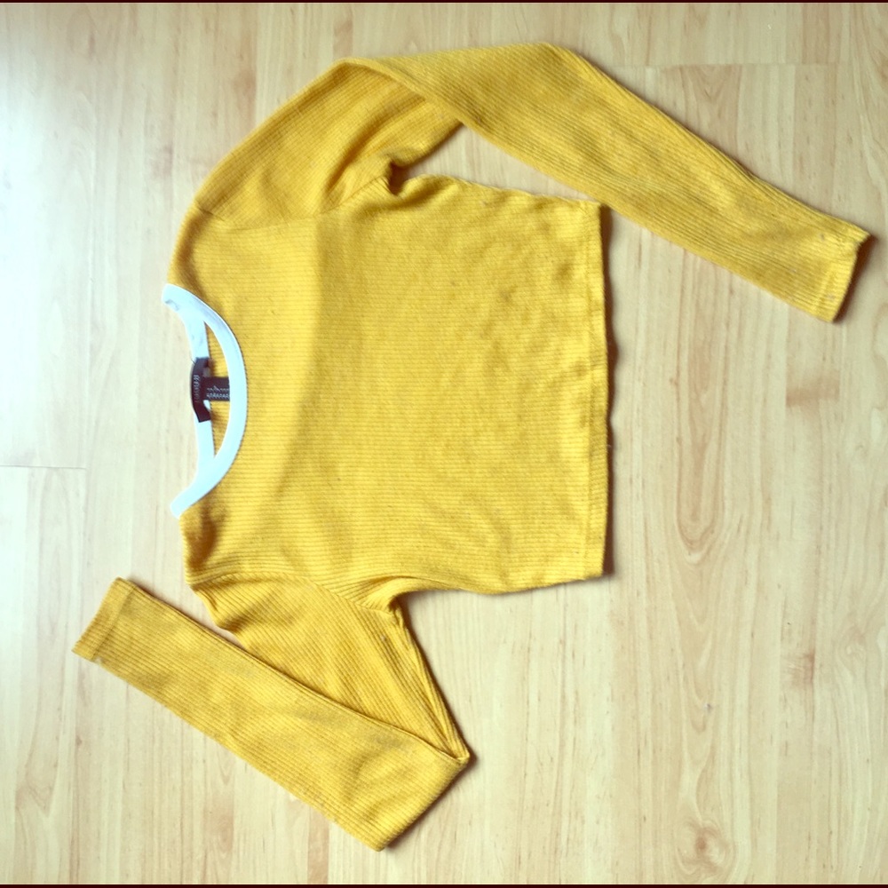 Beautiful Forever 21 cropped long sleeve shirt!